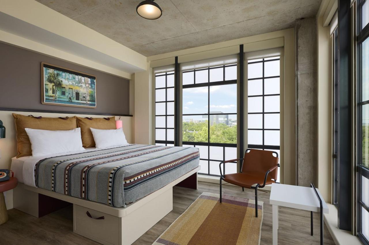 Moxy Charleston Downtown Hotel Exterior foto